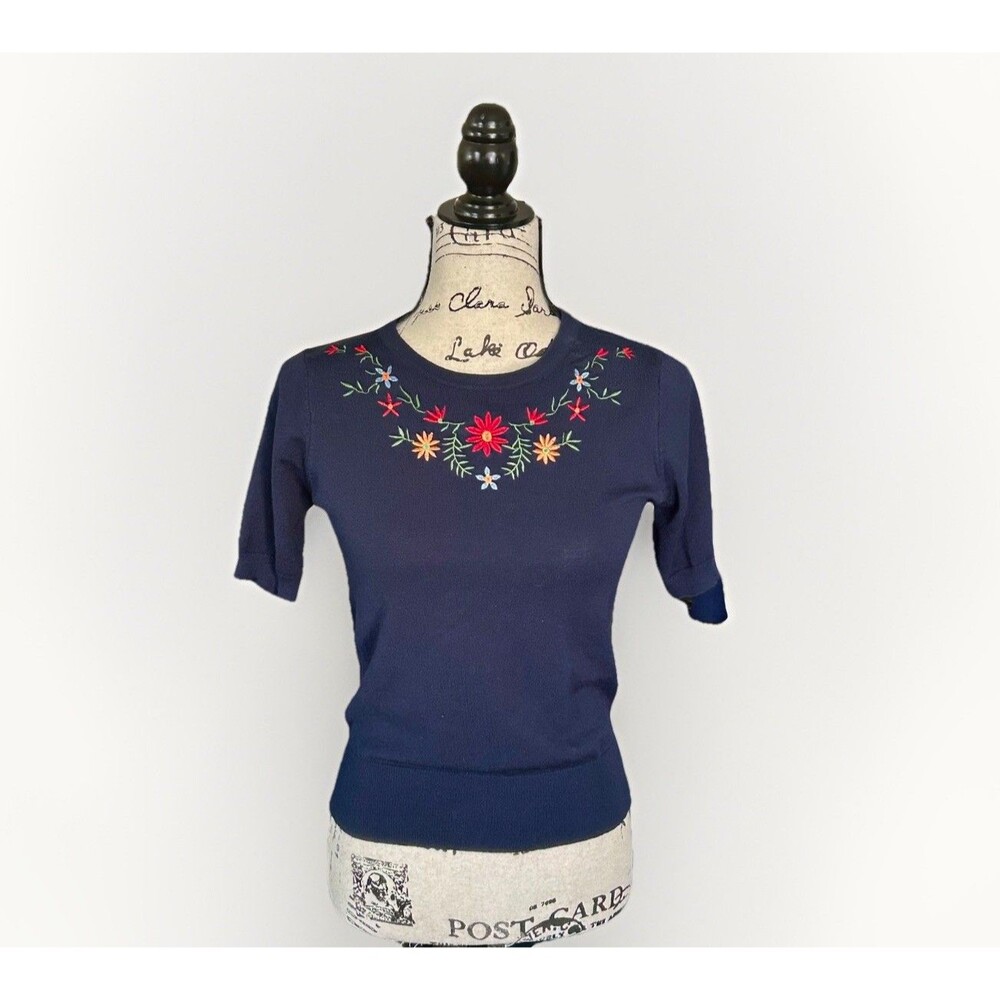 YEMAK Women's Daisy Flower Embroidered Crewneck 1/2 Sleeve Sweater